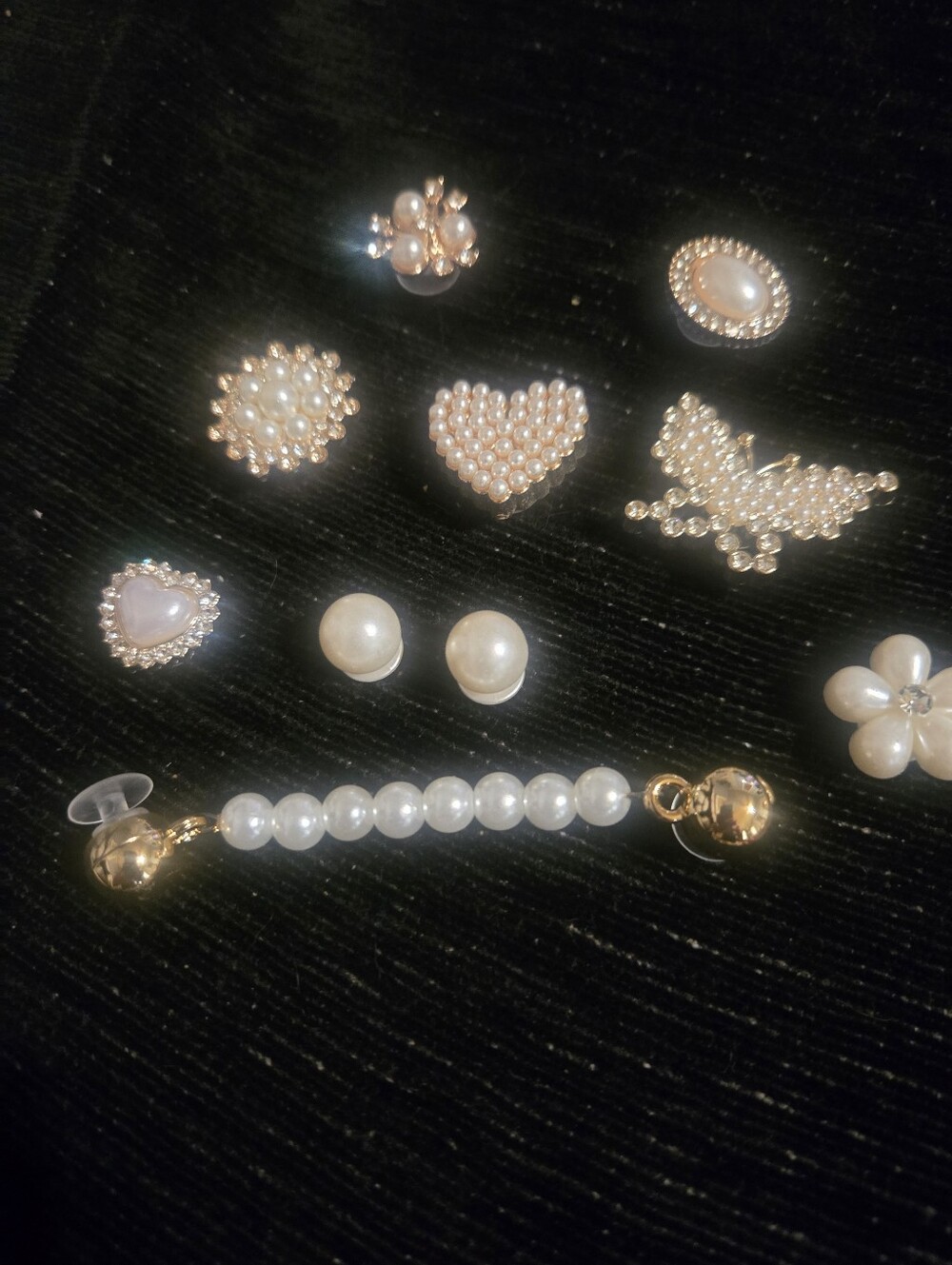 Jibbitz Shoe Charms Pearls And Gold Heart Butterfly Flowers - Picture 2 of 3